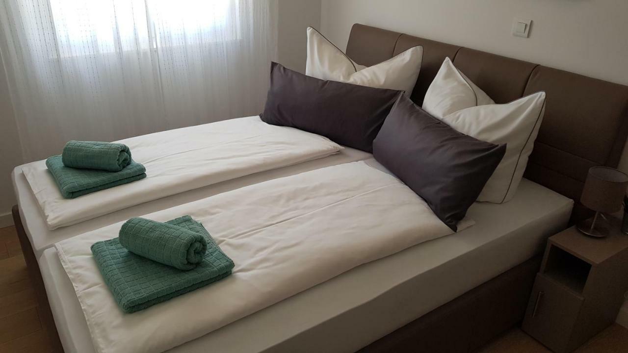 Apartment Aria Exclusive Petrcane Bagian luar foto