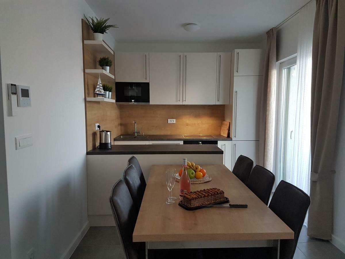 Apartment Aria Exclusive Petrcane Bagian luar foto