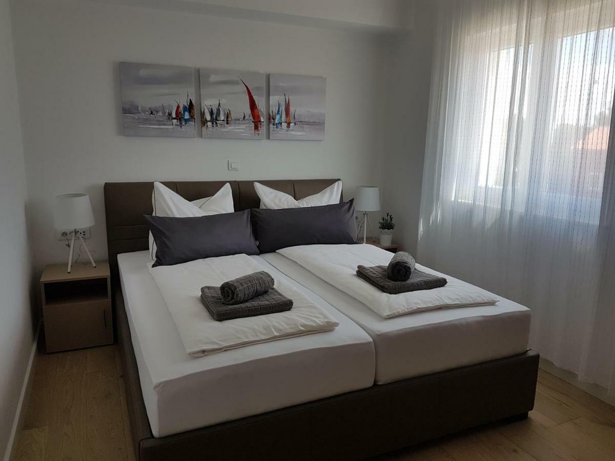 Apartment Aria Exclusive Petrcane Bagian luar foto